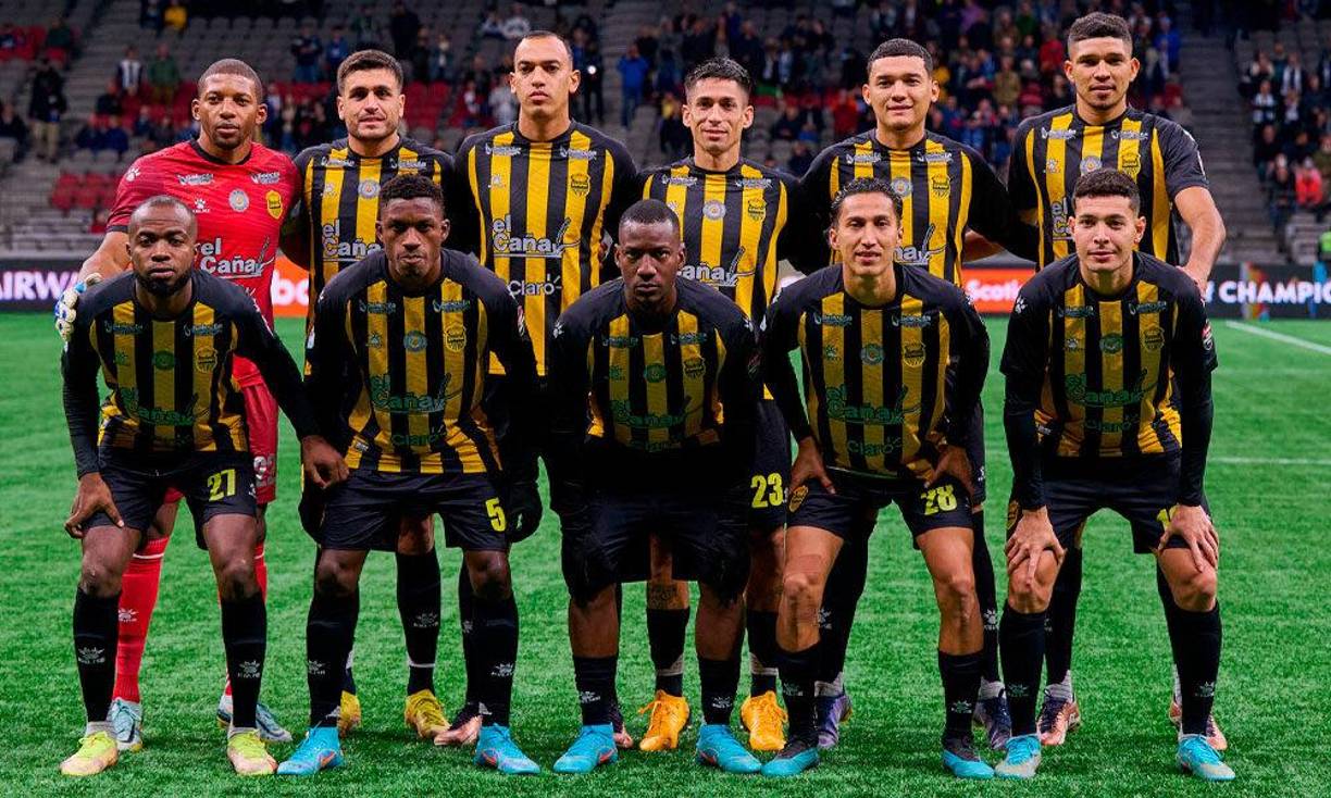 Real España (Honduras): 12 títulos de Liga. 