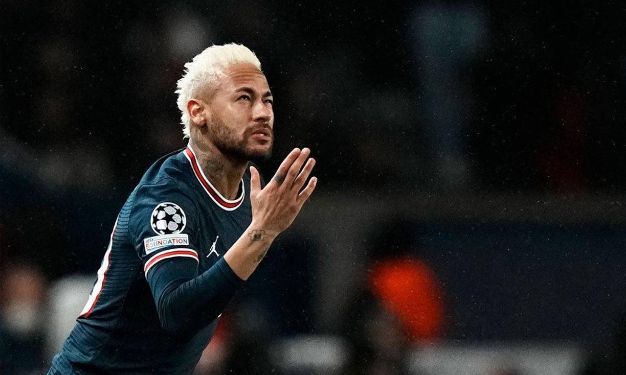 Según informan en El Chiringuito, el PSG le ha ofrecido al FC Barcelona los servicios del brasileño Neymar. El precio de la llegada de Neymar al cuadro culé sería de 50 millones de euros más variables.