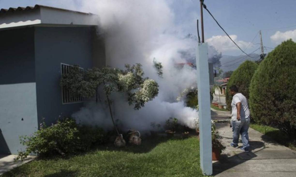 MANEJO DEL DENGUE CLÁSICO<br/><br/>- Reposo en cama<br/>- Asegurar una adecuada higiene personal<br/>- Líquidos orales al gusto<br/>- Dieta que tolere<br/>- Acetaminofén en 15 mg/kg de peso cada 4 horas<br/>- Si el paciente es adolescente o adulto prescribir acetaminofen 0.5-lg (1-2 tab) cada 4-6 horas.<br/>- No dar aspirinas (Peligro del Síndrome de Reyes.)