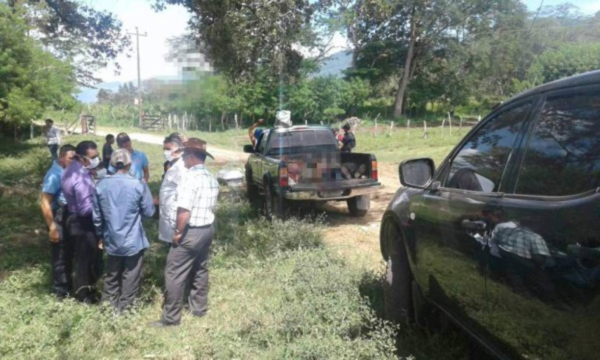 Cuatro personas, entre ellos una mujer embarazada, fueron ultimadas a tiros en la comunidad San Martín, San Esteban, Olancho. Santos Antonio Tomé (48), su hijo Lugen Andoly Tomé (23) y su hermano Santos Alcides Tomé (32) fallecieron en el lugar.
