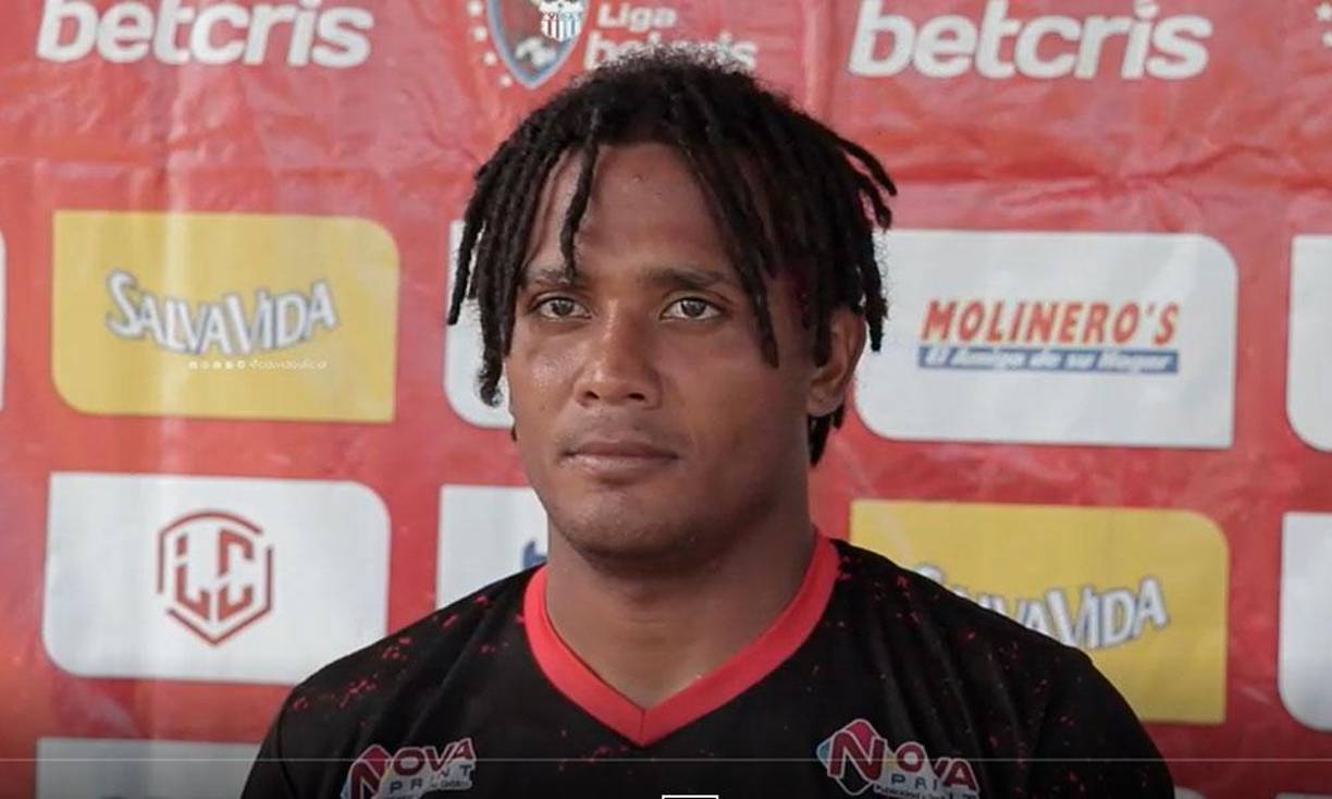 Ever Alvarado: Actualmente juega en el Vida y entró de cambio en ese amistoso Honduras vs Argentina.