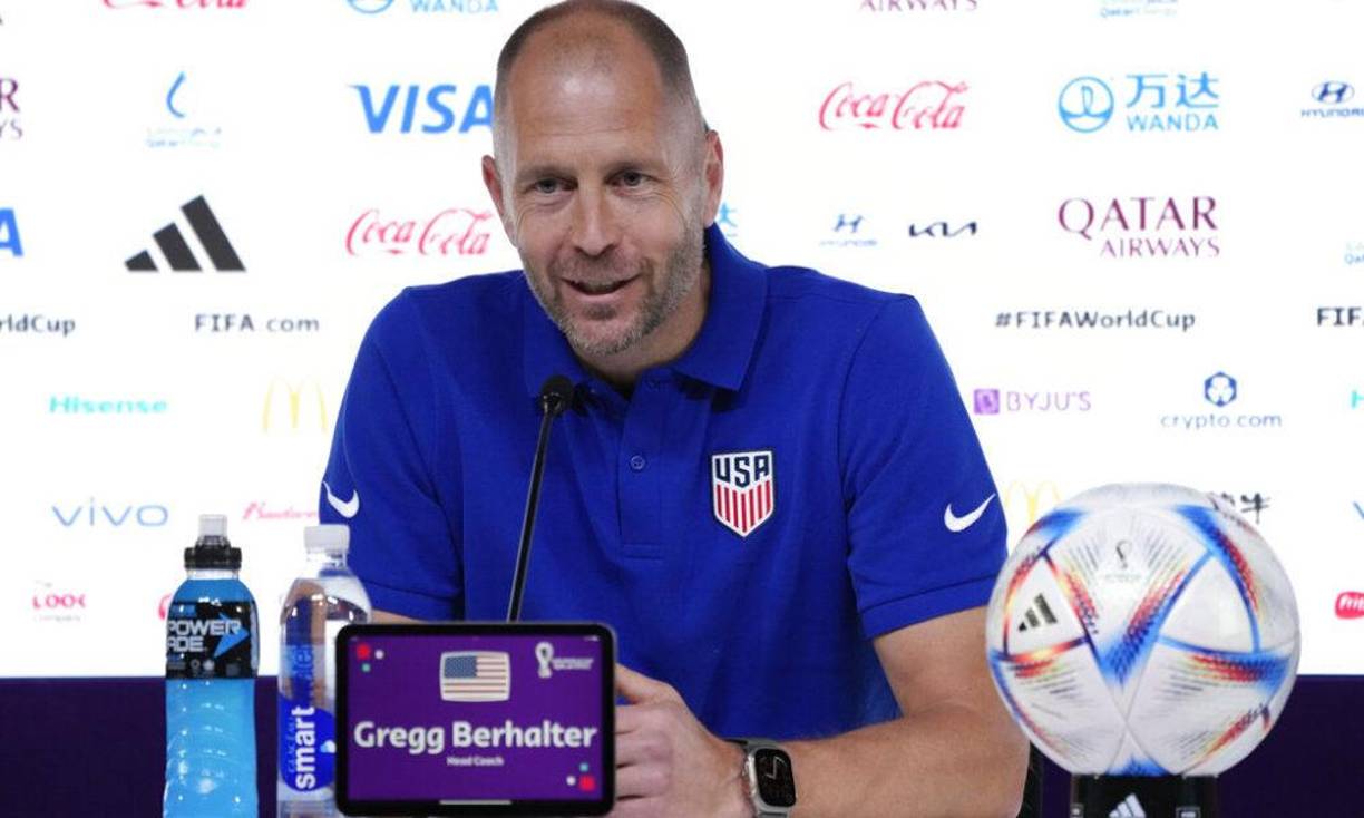 De momento, se dio confianza a Anthony Hudson, con la mirada puesta en la preparación de Carson (California) de cara a los amistosos de finales de enero previstos en Los Ángeles contra Serbia y Colombia.