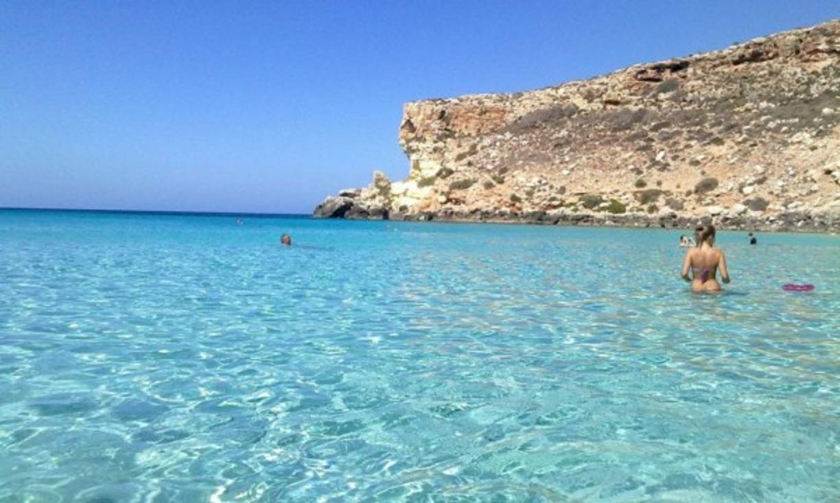 Sicilia cuenta con algunas de las mejores playas del Mediterráneo, visitadas anualmente por millones de turistas.