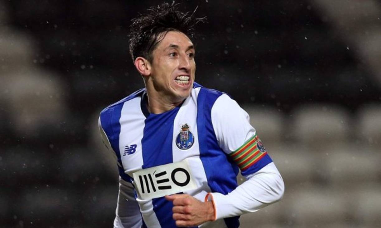 Hoy en día, Héctor Herrera es el capitán del Porto, algo que ve como una 'responsabilidad muy grande, pero que me gusta asumirla. No es fácil ser el capitán de un club tan grande como lo es el Porto, y para poder serlo, hay que tener esa humildad; el ejemplo que tienes que dar como capitán no es sólo hacia tus compañeros, sino hacia la gente, hacia la ciudad entera'.