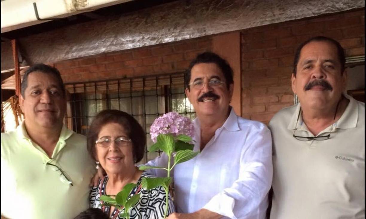 Carlón respondió a estos señalamientos diciendo: “Nosotros caminamos con la frente en alto en el departamento, no tenemos más bienes de los que hemos tenido toda la vida, no vivimos en mansiones, somos personas modestas, todo el mundo nos conoce y saben que esas son campañas para desmeritarnos”.