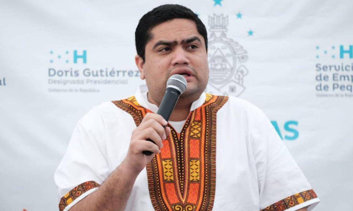 Cardona tildó al exdesignado presidencial como “un narcisista que solo existe en redes sociales”. 