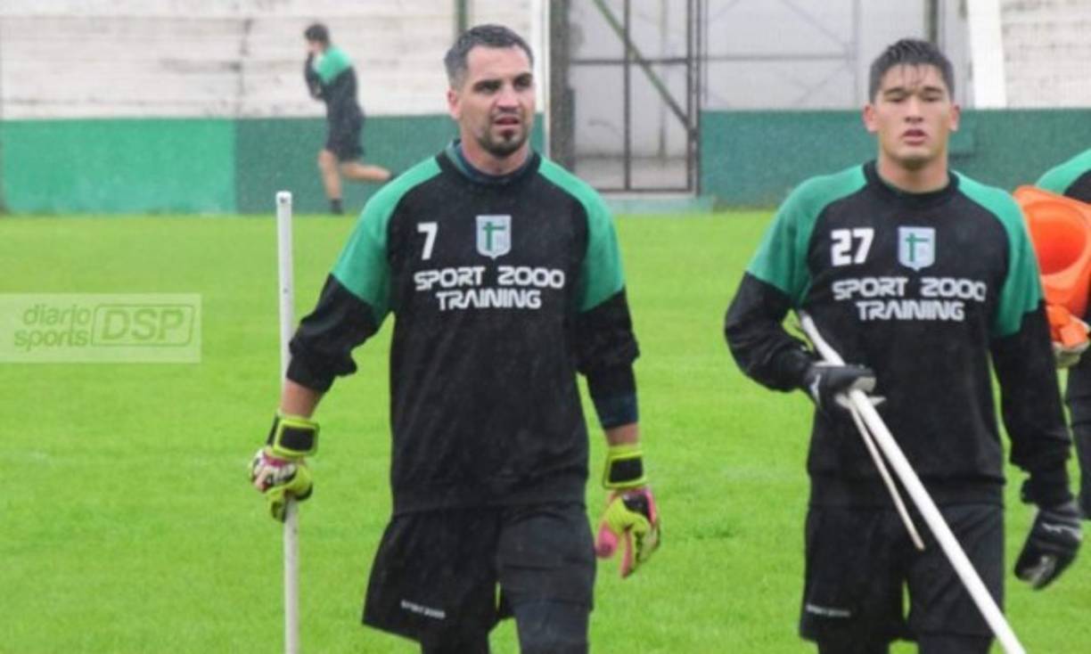 Era el aÃ±o 2003, cuando a Honduras llegaba el brasileÃ±o Robson Nascimento Caxias, lo hizo por recomendaciÃ³n de Luciano Emilio, exjugador de Olimpia y Real EspaÃ±a. Vino buscando potenciar su vida como futbolista, pero se encontrÃ³ a Dios.<br/>Vive en nuestro paÃ­s desde hace 13 aÃ±os, la mayor parte de ellos radicado en Santa BÃ¡rbara, donde encontrÃ³ el amor y tambiÃ©n el final de su carrera.<br/>CaxÃ­as jugÃ³ en Real Maya, AtlÃ©tico Olanchano, Universidad, Hispano y Real Juventud, militaba con los pateplumas cuando colgÃ³ los tacos.