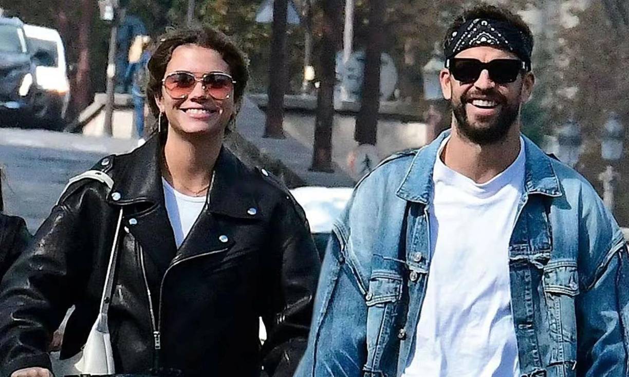 Su infidelidad y posterior relación con Clara Chía Martí, su actual pareja, acabó de dinamitar el escándalo del jugador catalán.