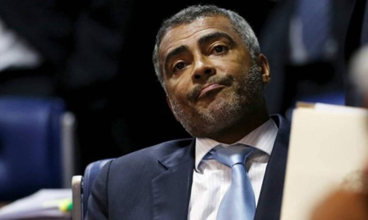 Romario fue sentenciado a tres años de cárcel en 2009 por evasión fiscal entre 1996 y 1997. También estuvo en prisión por unas horas, por no pagar la pensión alimenticia de sus hijos.