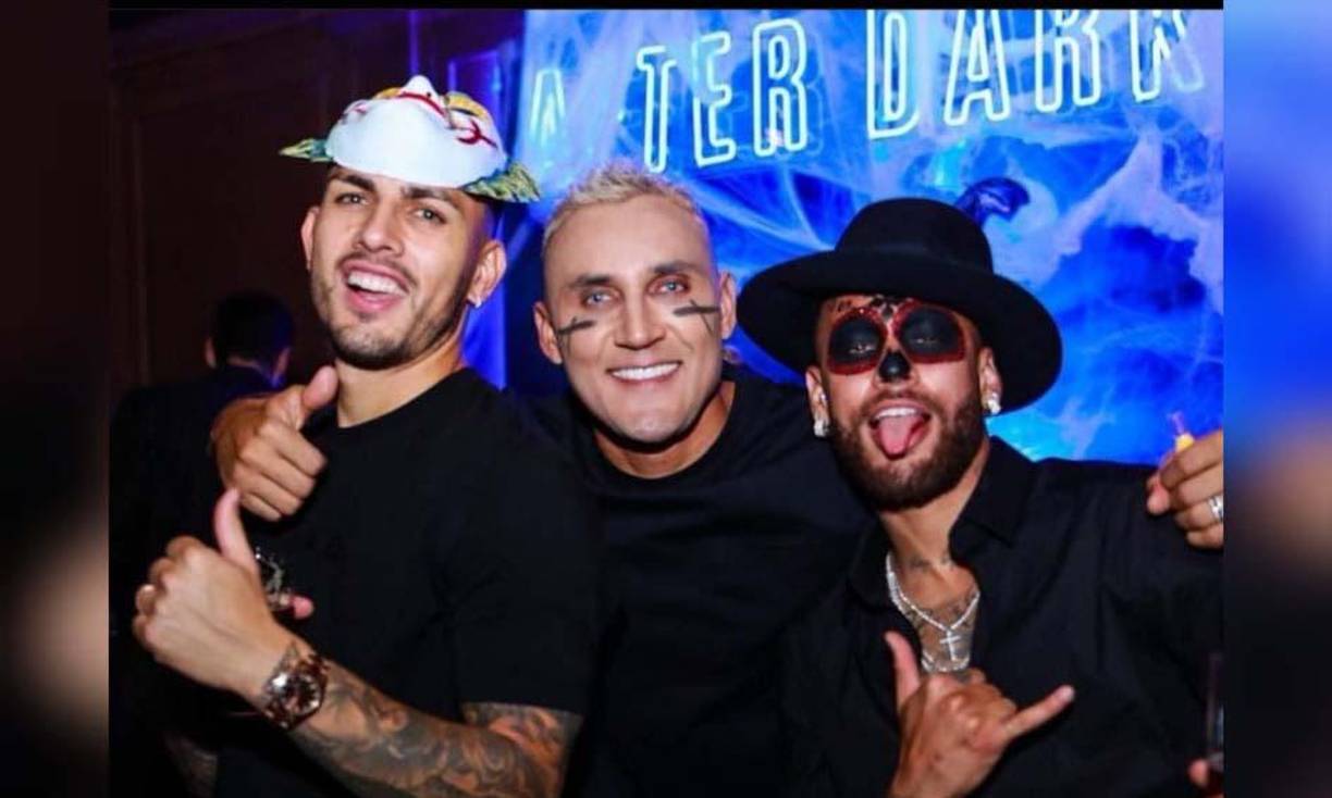 El portero tico Keylor Navas disfrutó de Halloween al lado de Neymar y Leandro Paredes.