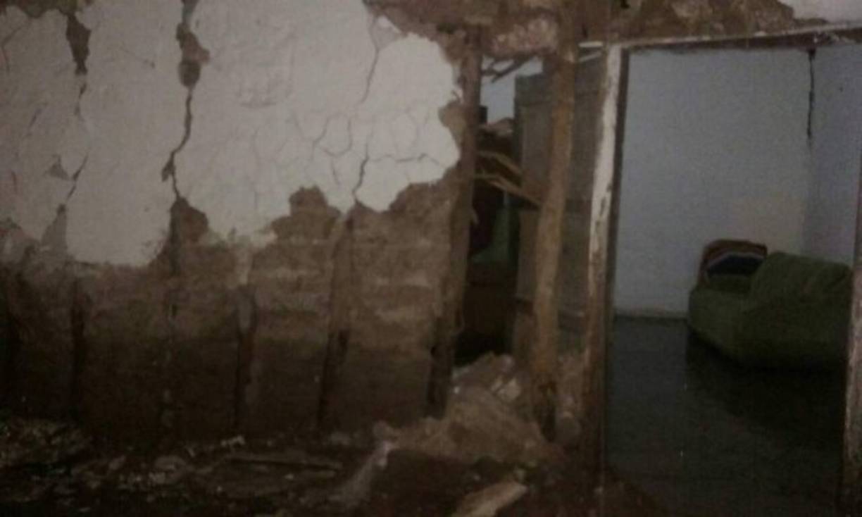 Alrededor de cien viviendas fueron dañadas y unas 9 completamente destruidas.