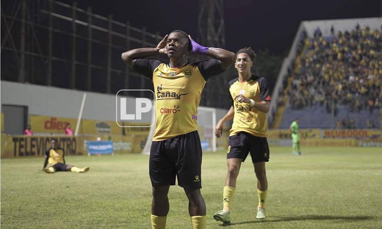 Júnior Lacayo marcó en la ida y en la vuelta. Fue el hombre clave del Real España en esta semifinal.