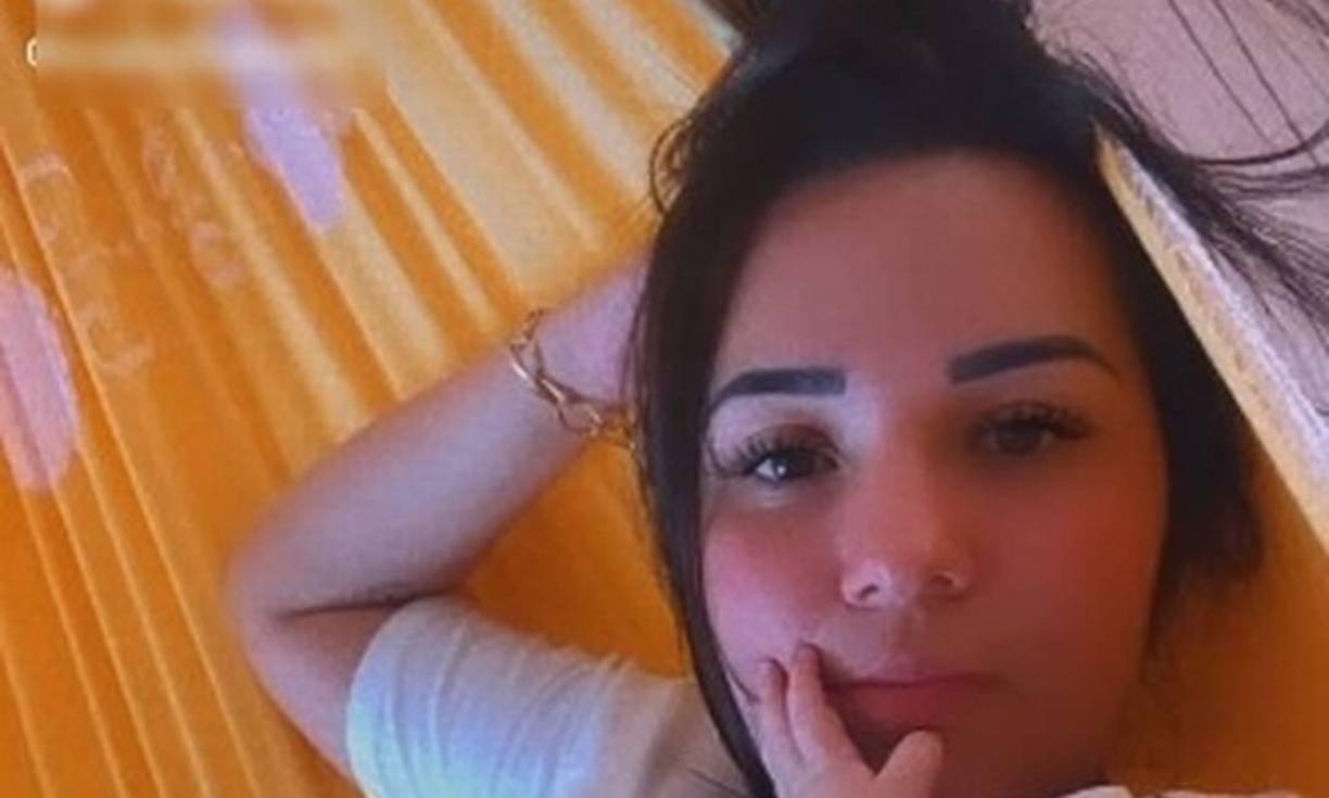 "Su Majestad" Pereira Monteiro no solo era conocida por su título narcotraficante, sino también como la principal responsable de las finanzas del grupo del crimen organizado al que pertenecía. Se le atribuía la coordinación de la distribución de drogas ilícitas junto a líderes locales en Ceará.