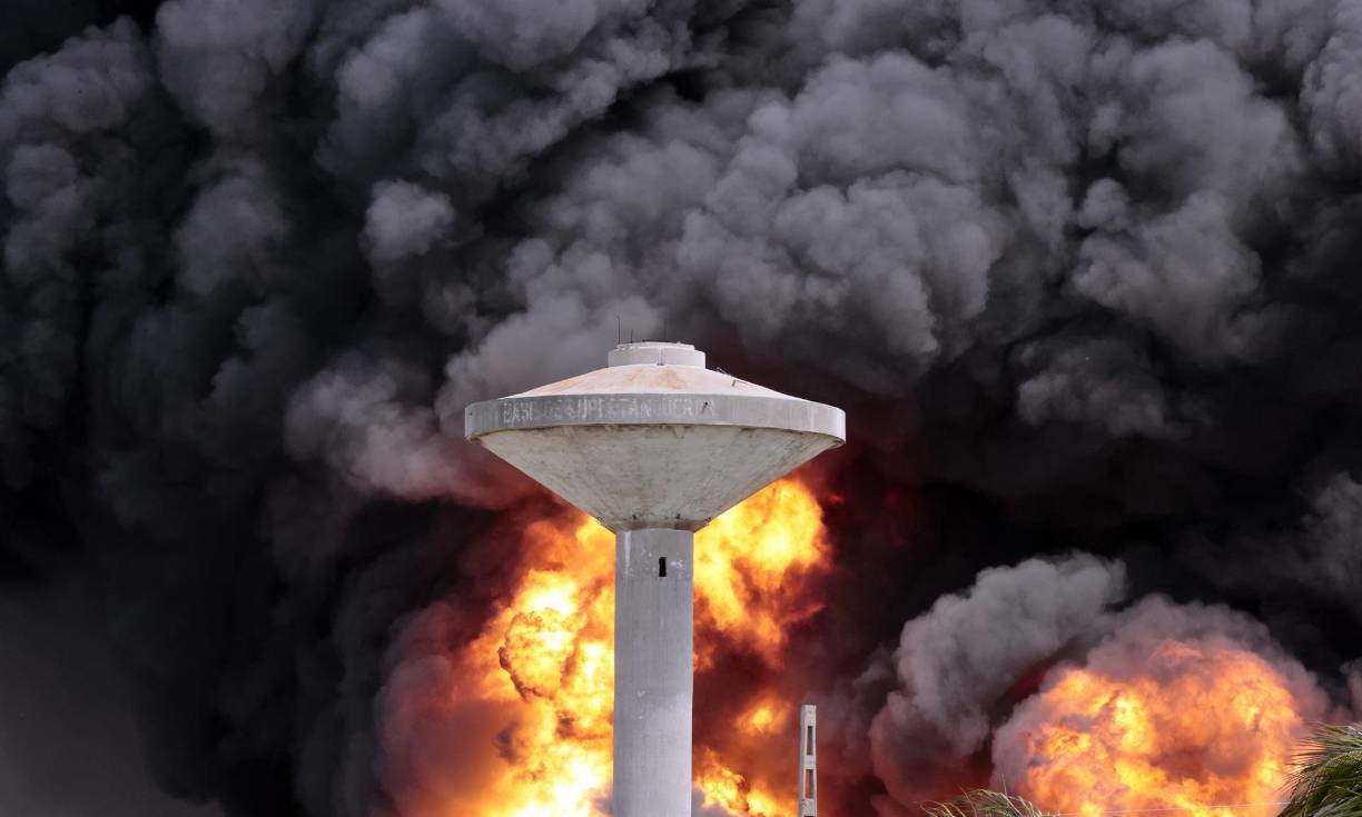 La normalmente apacible Matanzas, conocida como “La Atenas de Cuba” por su histórica cosecha de artistas y poetas, vive días de angustia y tensión, con calles llenas de ambulancias y otros vehículos y personas que asisten en diferentes labores.