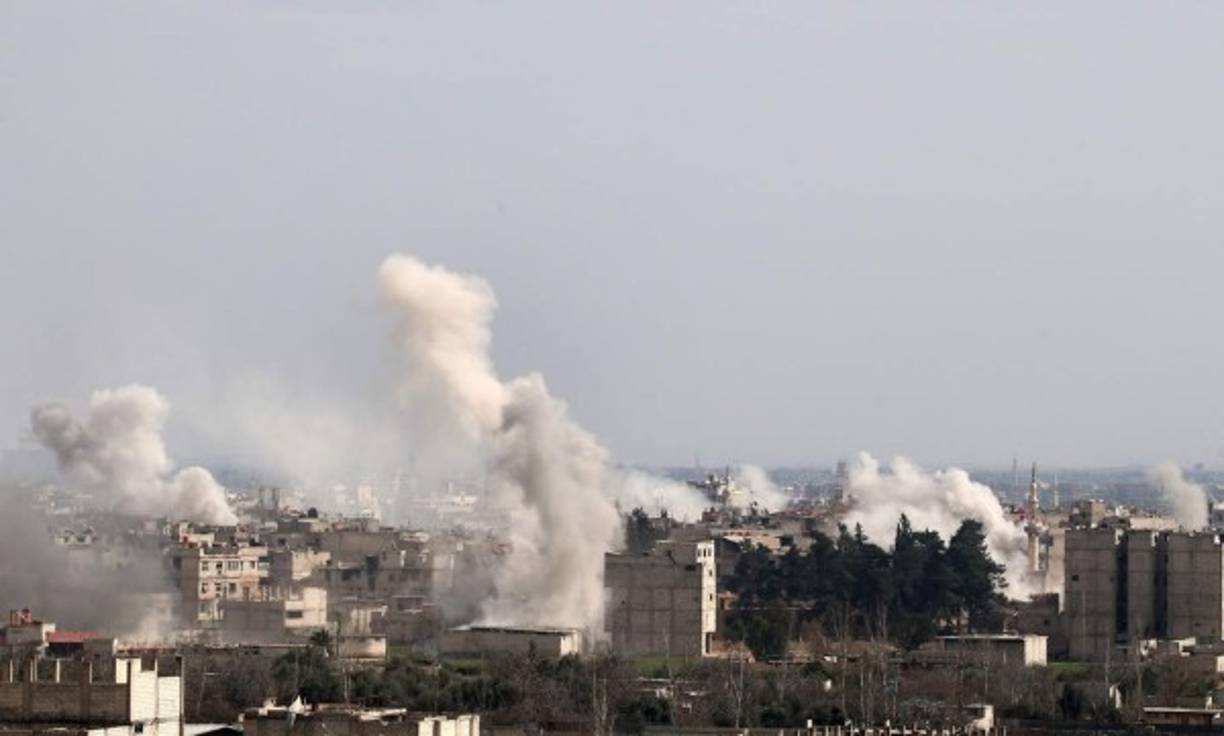 La intervención rusa, sobre todo aérea, y el apoyo de milicias iraníes y del Hezbolá libanés, le permitió a Al Asad recuperar en dos años el control de más de la mitad del territorio del país, venciendo, según las zonas, a los yihadistas del Estado Islámico (Isis) o a los rebeldes.