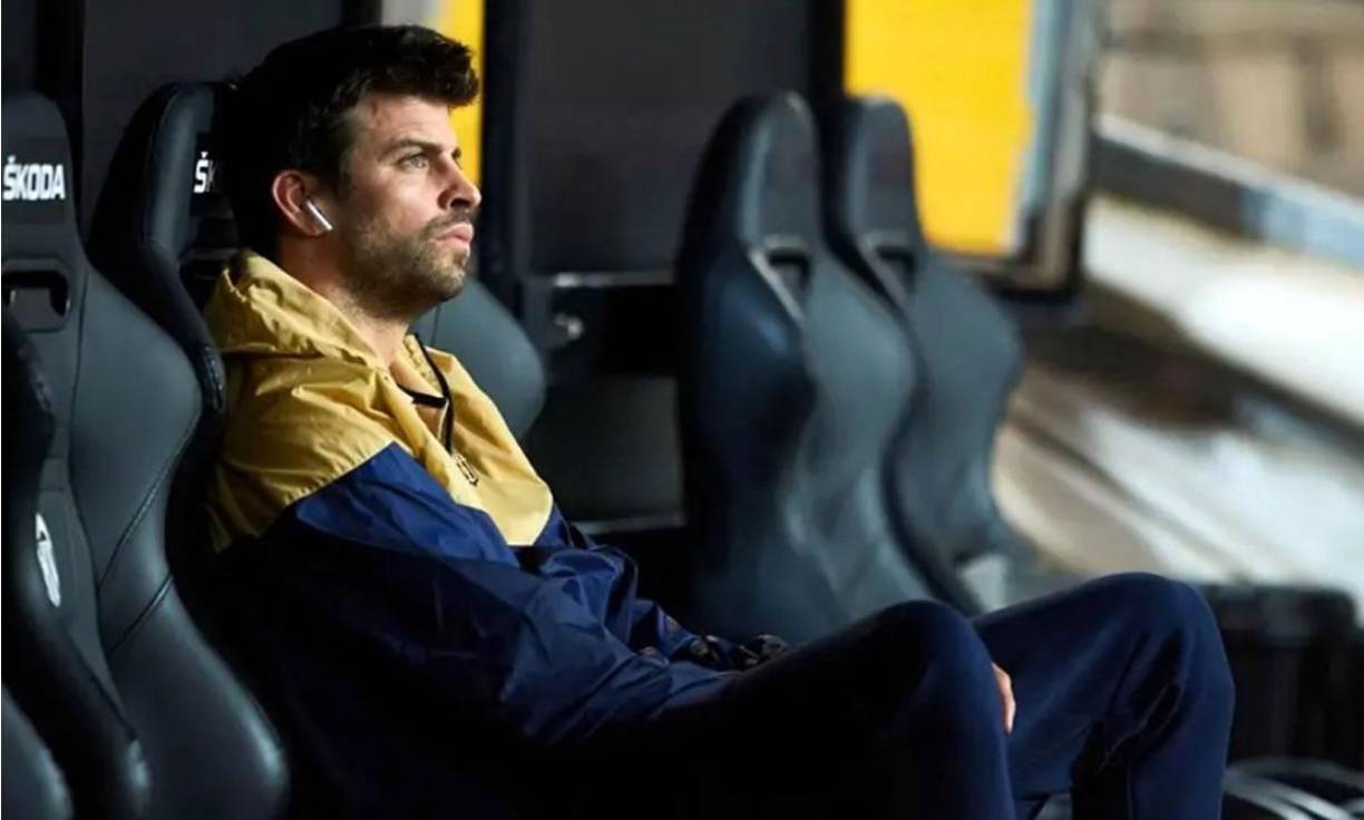 Falta de minutos - Gerard Piqué ha estado viviendo la peor temporada de su vida profesional. Era el quinto central en el Barcelona por detrás de Ronald Araújo, Eric García, Andreas Christensen y Jules Koundé,. Sólo las lesiones de todos sus compañeros han hecho que el defensa catalán haya tenido minutos en lo que va de campaña.