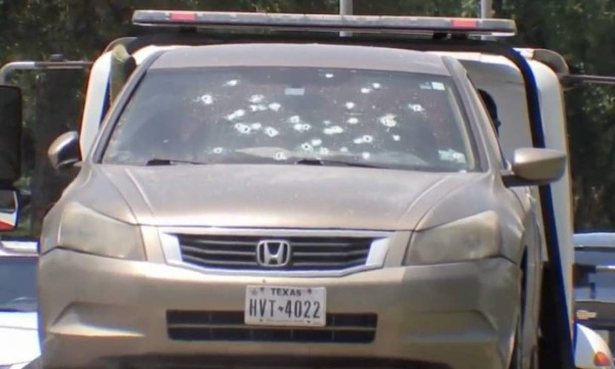 Los agentes dijeron que el automóvil de Duncan, que estaba estacionado en el garaje, tenía numerosos agujeros de bala.