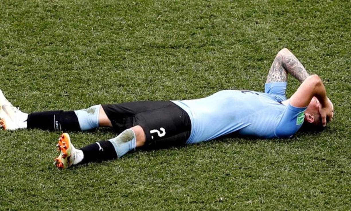 José María Giménez, central charrúa, fue uno de los que más lloró la eliminación.