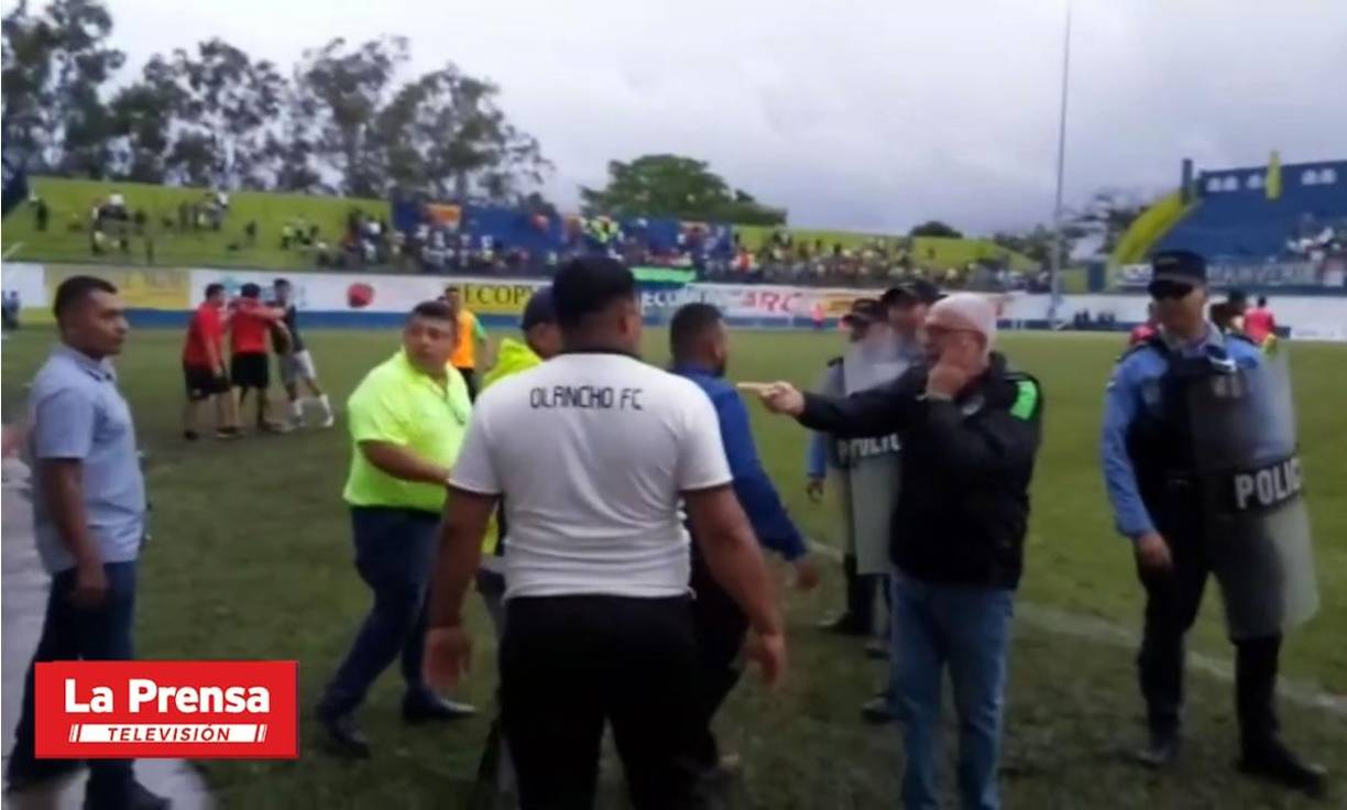 “Ustedes lo vieron”, le decía el entrenador del Marathón a las autoridades que habían en el estadio Juan Ramón Brevé Vargas.