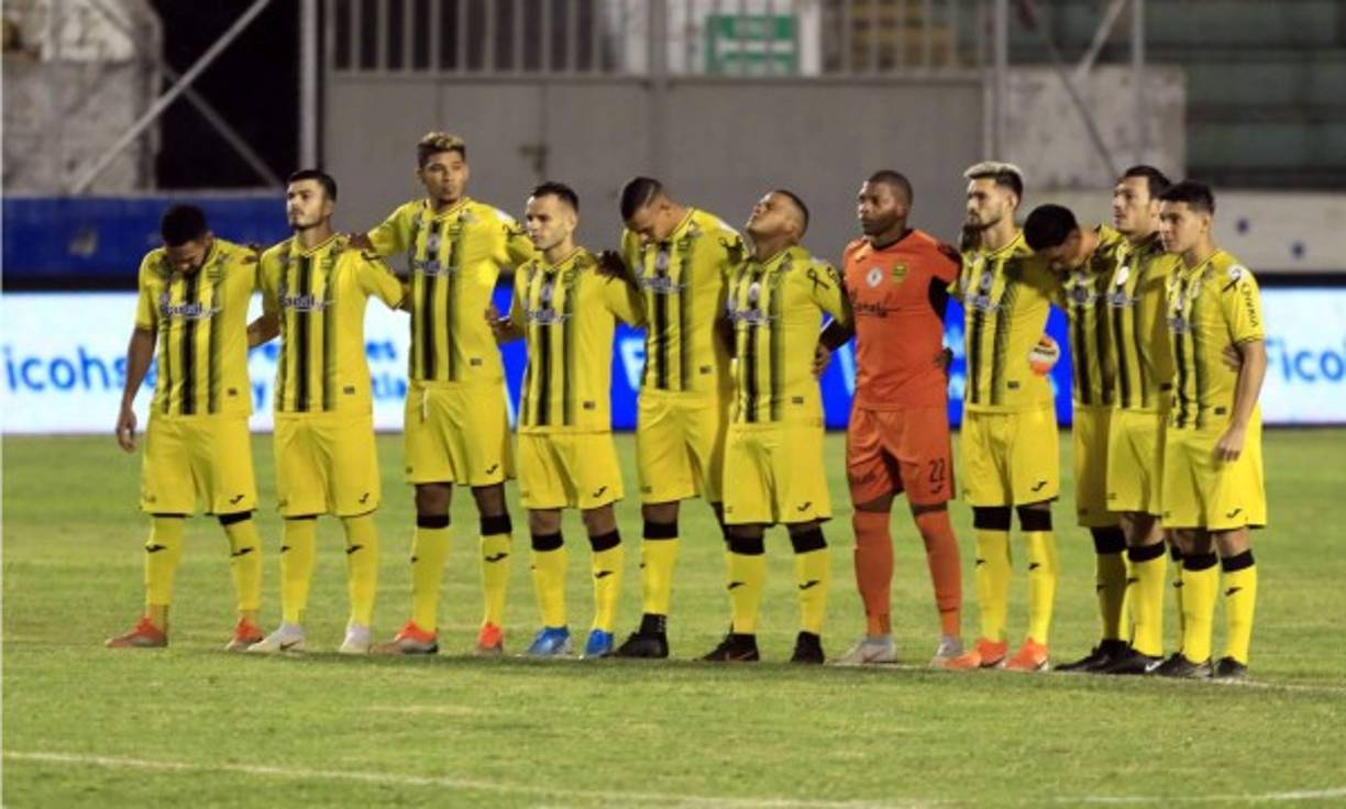 Se guardó un minuto de silencio en el Nacional por la muerte del exjugador Karl Antonio Roland, leyenda en el Real España.