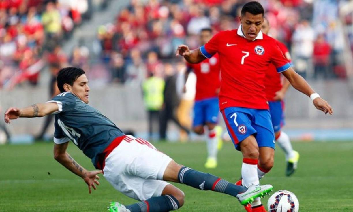 Paraguay recibirá en Asunción al campeón de América, Chile, que llega con la importante baja de su arquero y capitán, Claudio Bravo, en un partido que para la Albirroja supone el reto de acceder a los puestos que dan la clasificación directa para el Mundial de Rusia 2018.