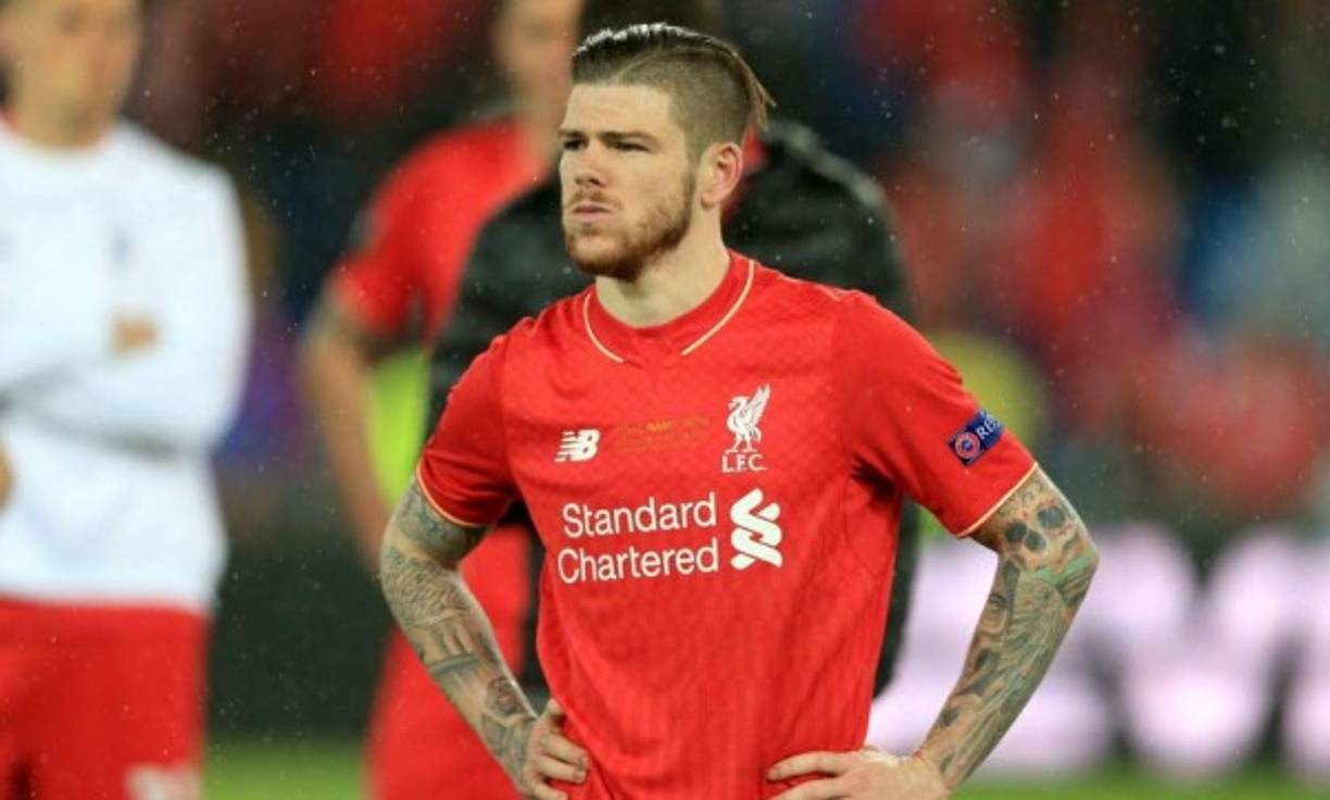 Según publican en Inglaterra, el Watford estaría interesado en fichar a Alberto Moreno, jugador que no tuvo muchas oportunidades la pasada temporada en el Liverpool. Veremos si Klopp cambia de parecer para esta campaña y cuenta con él o permite su salida.