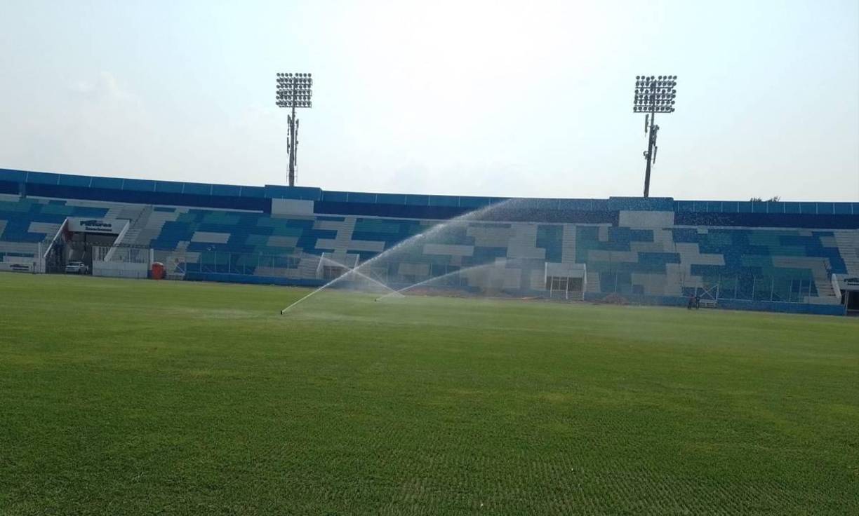 Después de un mes de haber sido concluido el cosido de césped del estadio Nacional, el proceso de adaptación ha sido un éxito en el coloso capitalino.