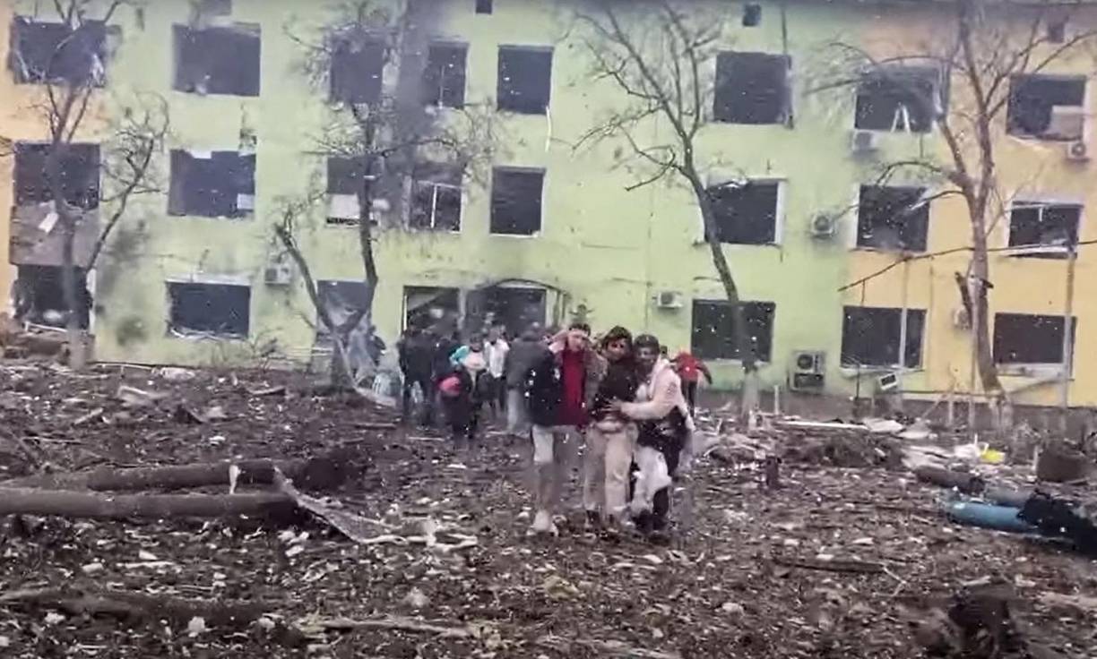 La ONU condenó el bombardeo ruso ayer a un hospital de maternidad en Mariupol que dejó decenas de heridos.
