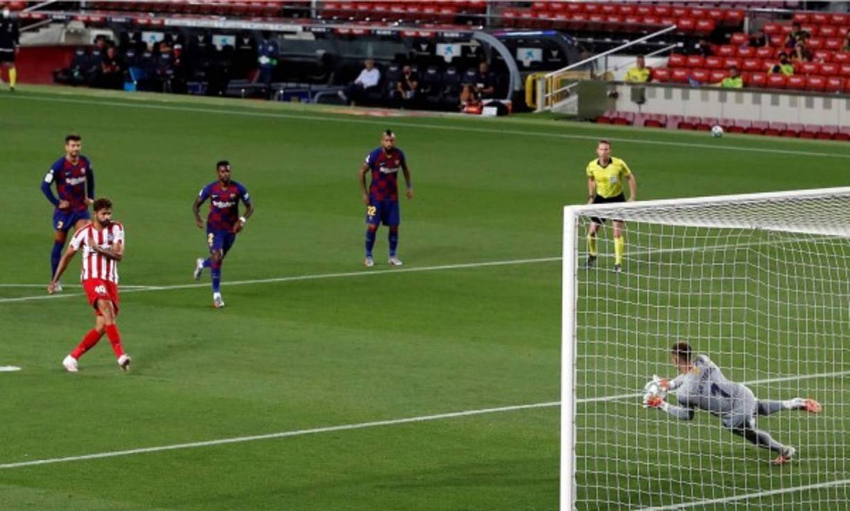 Diego Costa lanzando un penal que detuvo Ter Stegen.