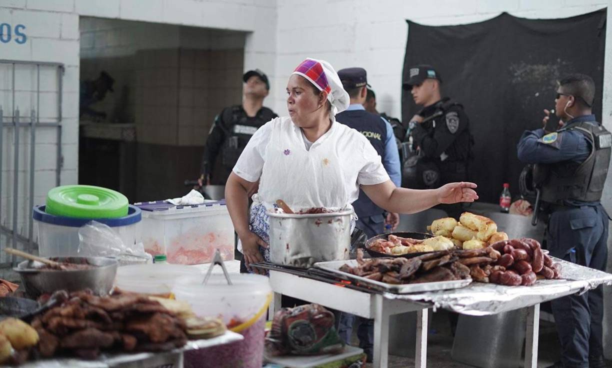 La deliciosa gastronomía catracha dice presente en el Nacional Chelato Uclés. ¡Qué rico!