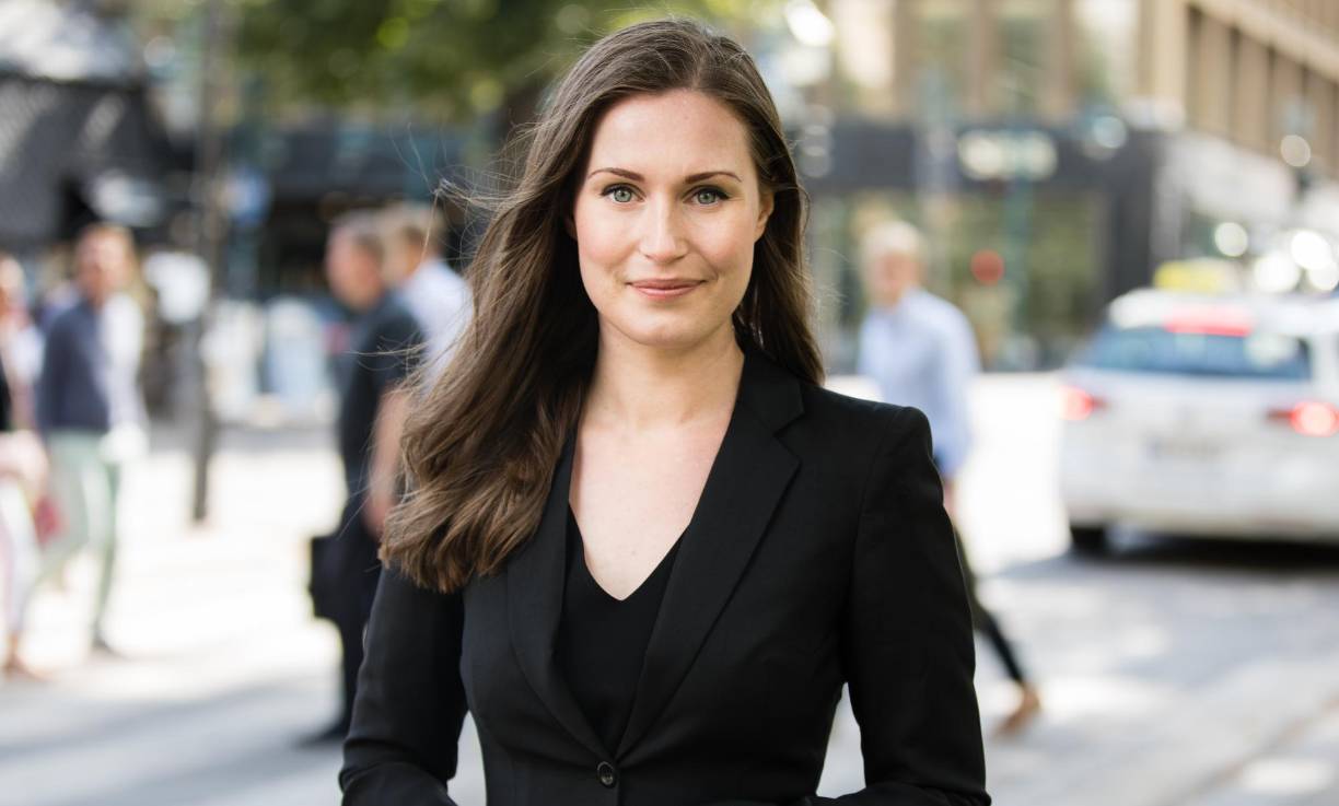 Pese a ser un año más mayor que Boric, la finlandesa Sanna Marin llegó al poder en 2019 con tan solo 33 años, con un discurso progresista que sorprendió incluso en la adelantada Escandinavia: “Soy de una familia homoparental y eso me ha condicionado para que la igualdad y los derechos humanos sean muy importantes para mí”.