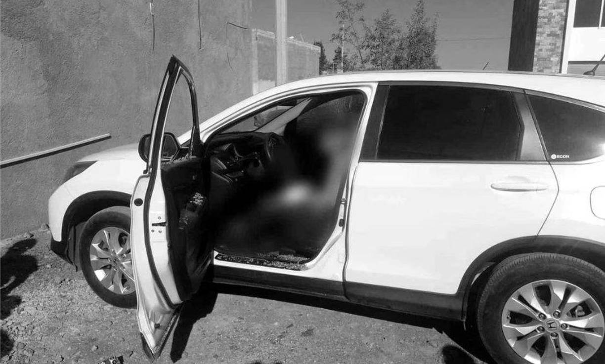 El ataque ocurrió cuando se hallaba “estacionado en la parte posterior de la clínica San Rafael, donde laboraba”, ubicada en el fraccionamiento Rancho La Huerta, en el centro de Maravatío, reportó la noche del lunes la fiscalía de Michoacán en un comunicado.