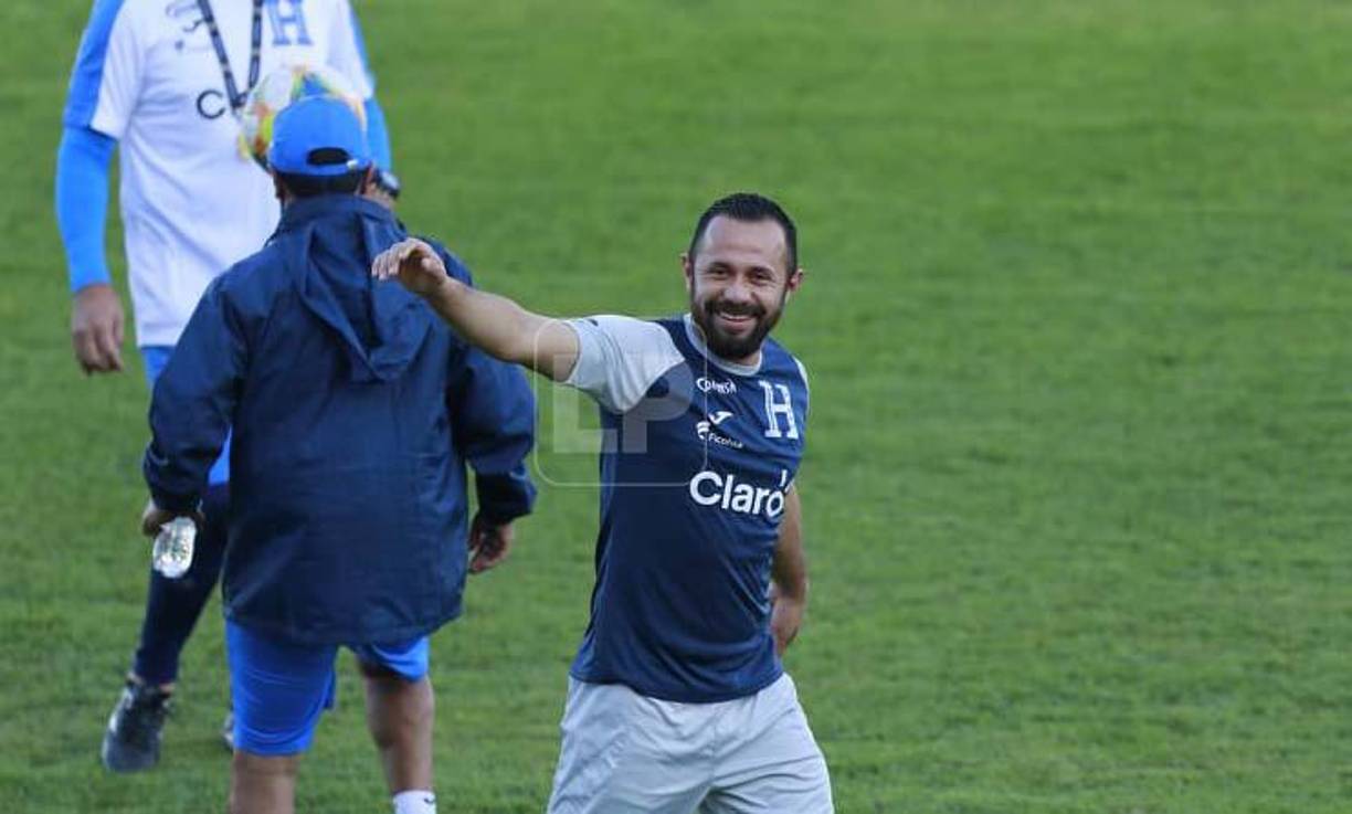 Alfredo Mejía: El centrocampista hondureño señaló que todavía tiene seis meses de contrato con el Levadiakos de la segunda de Grecia: “Han salido opciones, pero ha compromiso con el equipo y es una decisión muy personal mía por el trato que me han dado. Vamos a buscar el ascenso. Me quedan seis meses, se ha hablado con el presidente, pero lo más importante es buscar el ascenso y después las cosas son más fáciles”,. dijo.