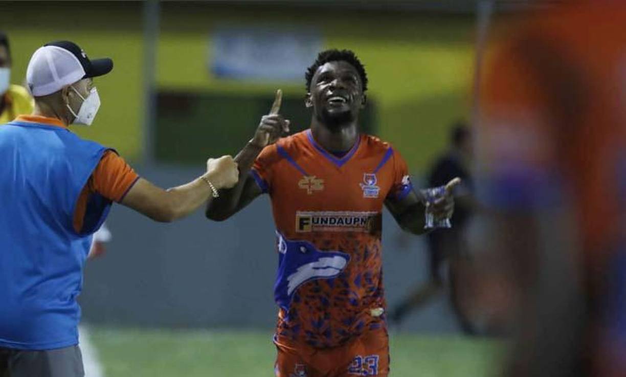 “Machuca” Ramírez: Está peleando el goleo ya que ha marcado 10 goles hasta ahora. Es el jugador más valioso de la UPN.