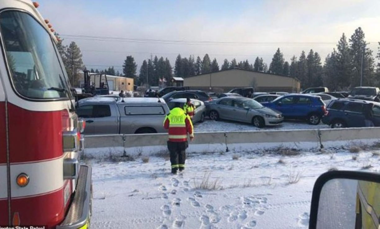 Esta tormenta se ha cobrado la vida de una persona en un accidente de carretera causado por el mal tiempo cerca del centro turístico de Vail, dos horas al oeste de Denver.