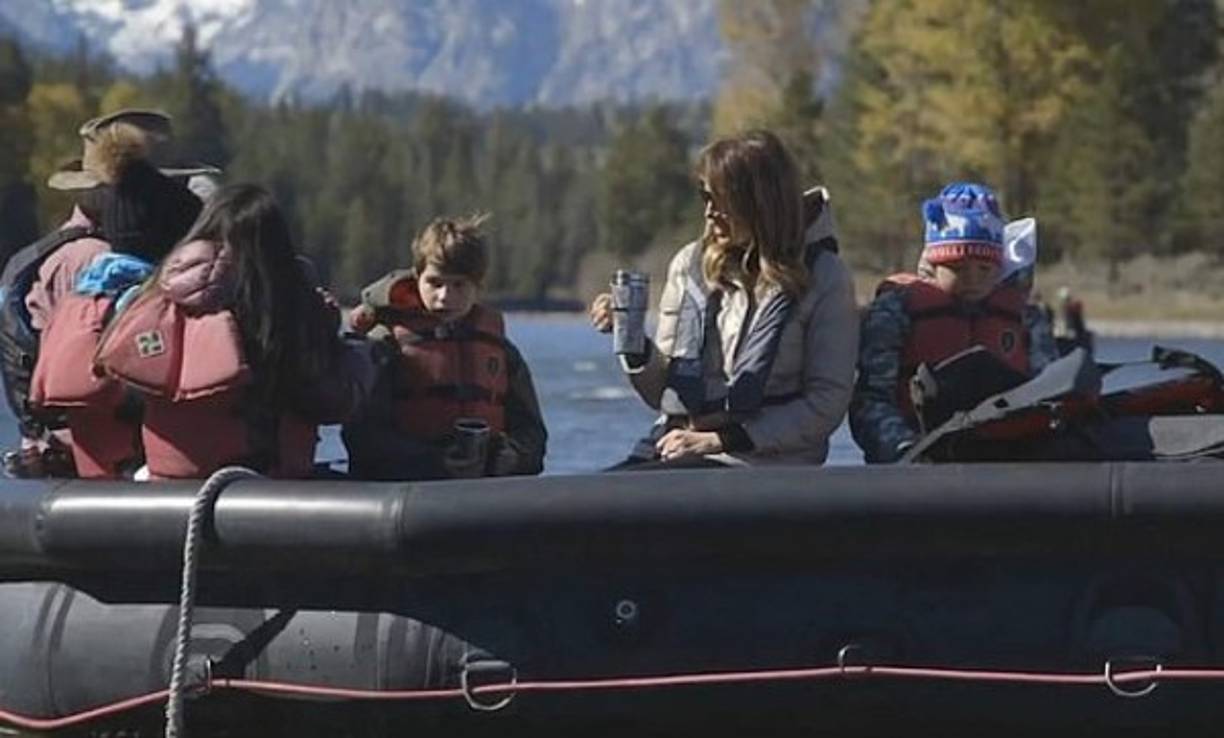 Melania compartió varias imágenes de su aventura en Wyoming en sus redes sociales.