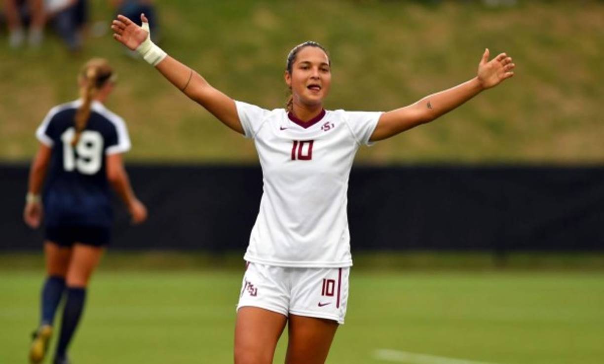 Deyna habría recibido amenazas con la filtración del video, en el que realiza un trío sexual, en caso de no pagar una considerable cantidad de dinero, según el portal venezolano de noticias SuNoticiero.