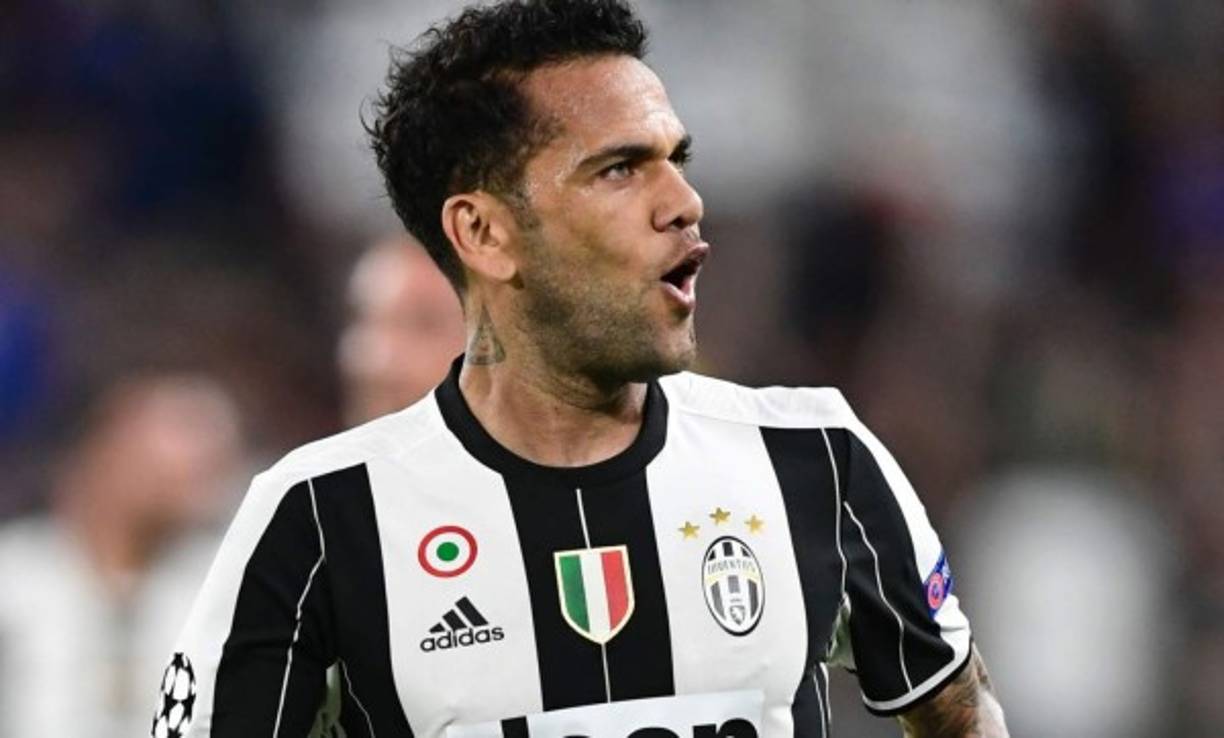 Dani Alves: El lateral brasileño ha rechazo una oferta procedente del Fenerbahce de Turquía luego de que se hizo oficial que no sigue en la Juve. La prioridad del brasileño es jugar en la Premier League de Inglaterra.