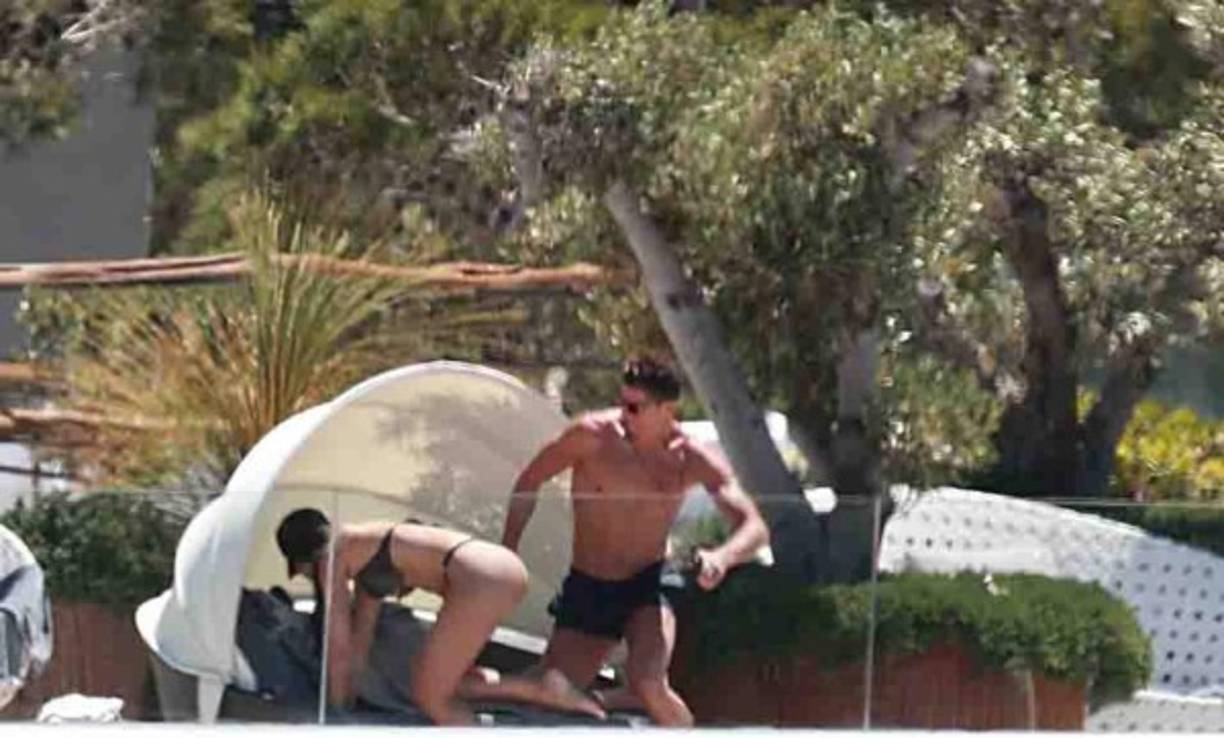 Ambos lo pasaron a lo grande en Ibiza. Foto TMZ.