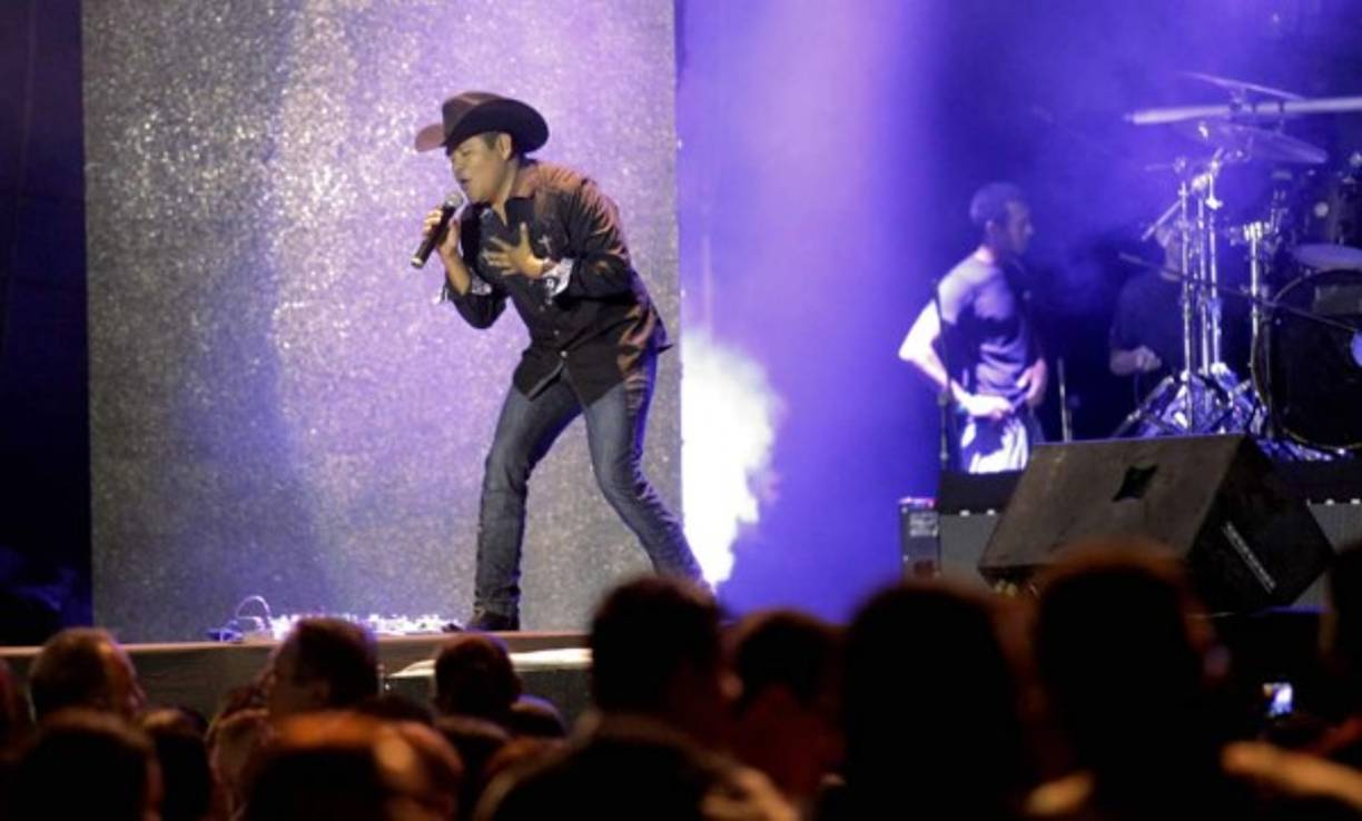 Los chicos de La Academia de TV Azteca de México también deleitaron la noche del viernes con su música.