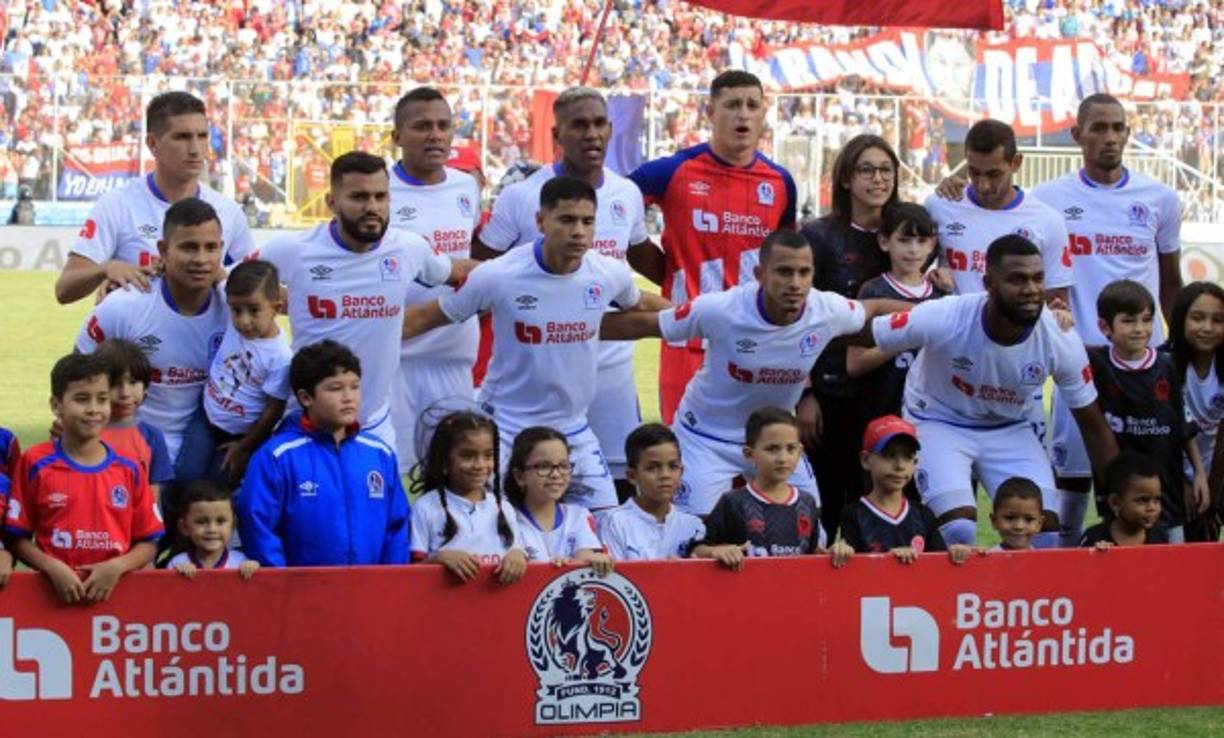 Imagen posada del 11 titular del Olimpia contra el Marathón.