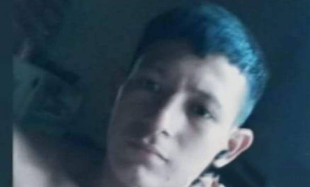 Celso Sánchez (de 21 años) murió de varios impactos de bala la noche del domingo 10 de septiembre. El crimen ocurrió en el barrio El Estadio de Tocoa. En el mismo hecho murió su padre Daniel Sánchez. 