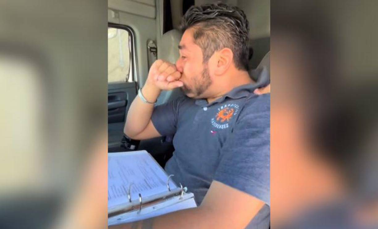 El trabajador, identificado como César Cobos, originario de Altamira, Tamaulipas, comenzó a llorar sin parar cuando llegaron los oficiales locales.