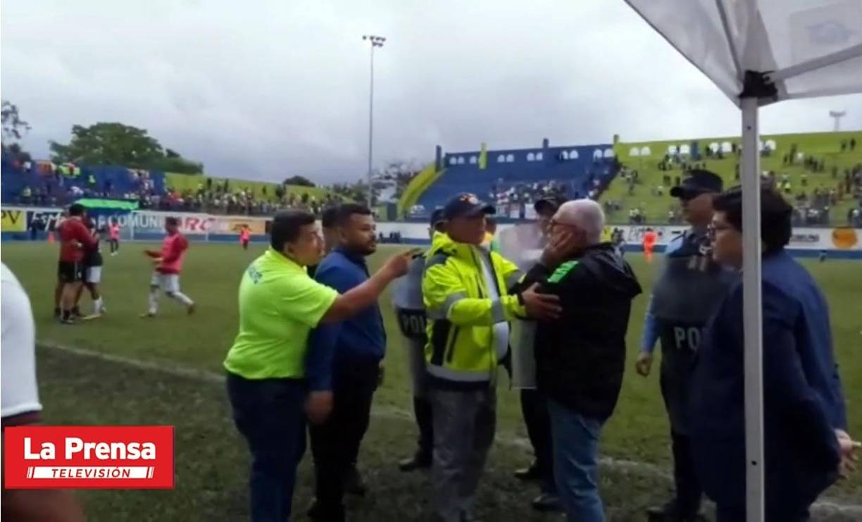 Samuel García se excusó con que Manuel Keosseián lo había agredido primero tras el final del partido.