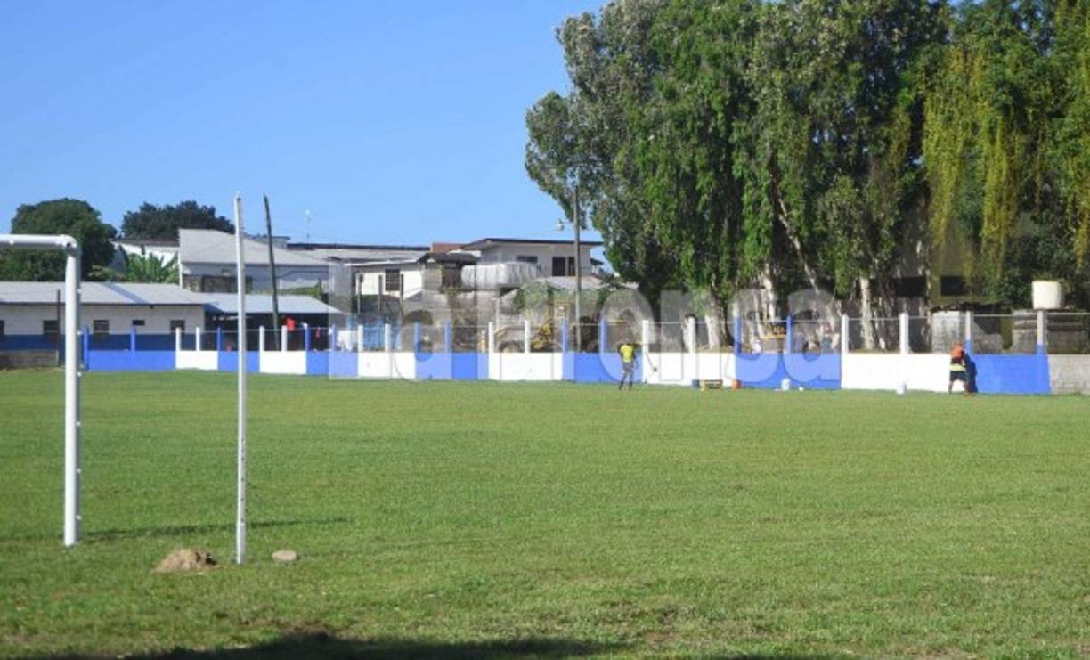 El valor de la obra oscile entre los 450 mil lempiras porque en los próximos días comenzarán a construir graderías con capacidad para 700 personas.