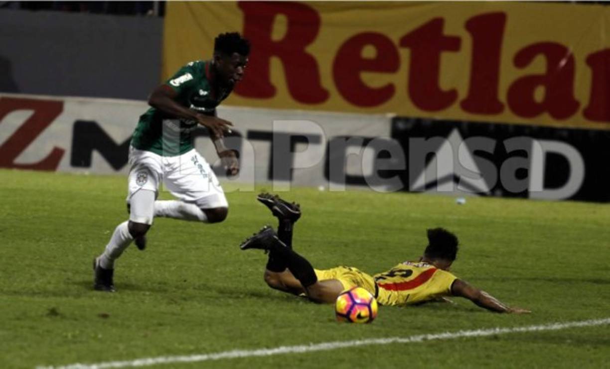 Seguimiento a la polémica jugada penal de Bryan Barrios a Iván López.