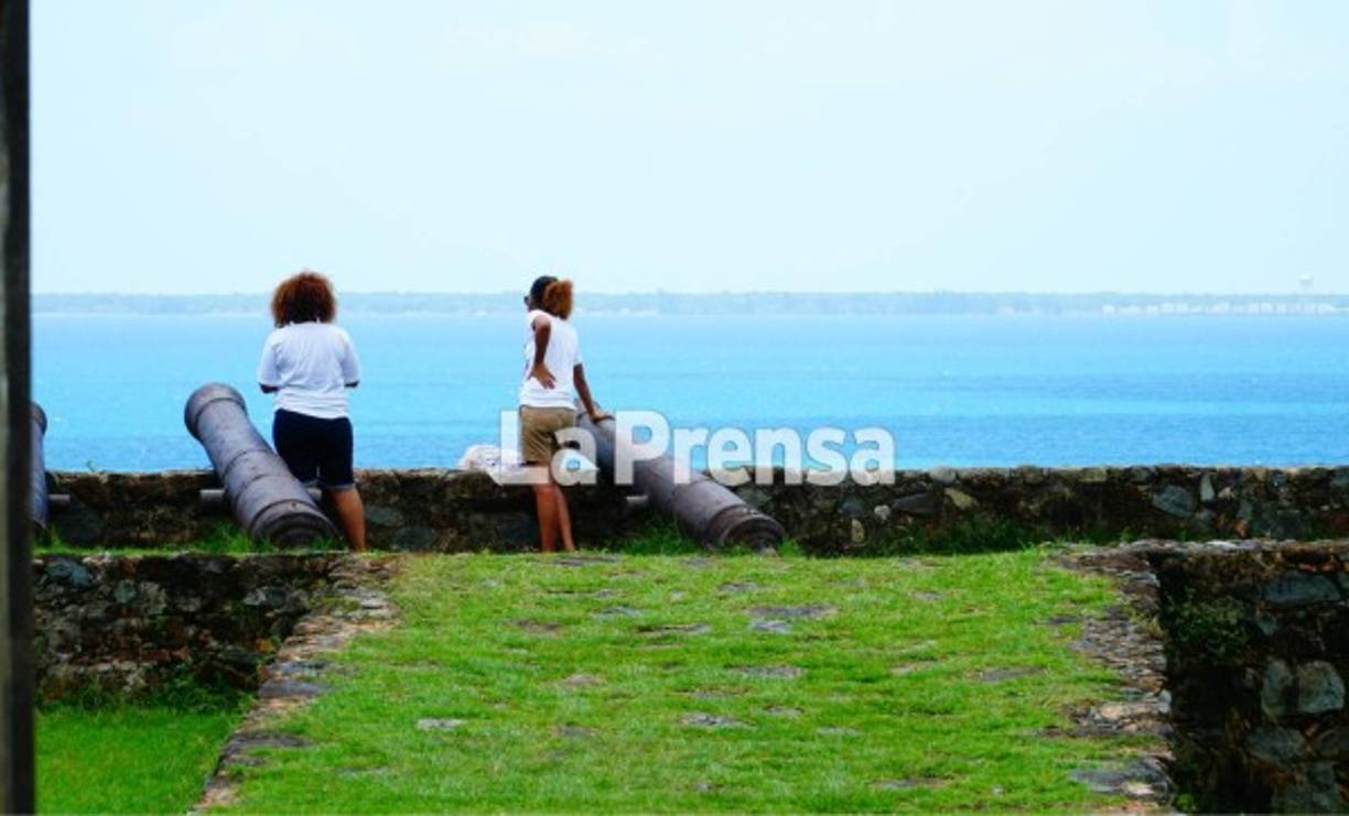 Trujillo es la cabecera departamental de Colón. Es uno de los sitios más atractivos del caribe hondureño; su historia colonial, gastronomía y turismo, lo demuestran.