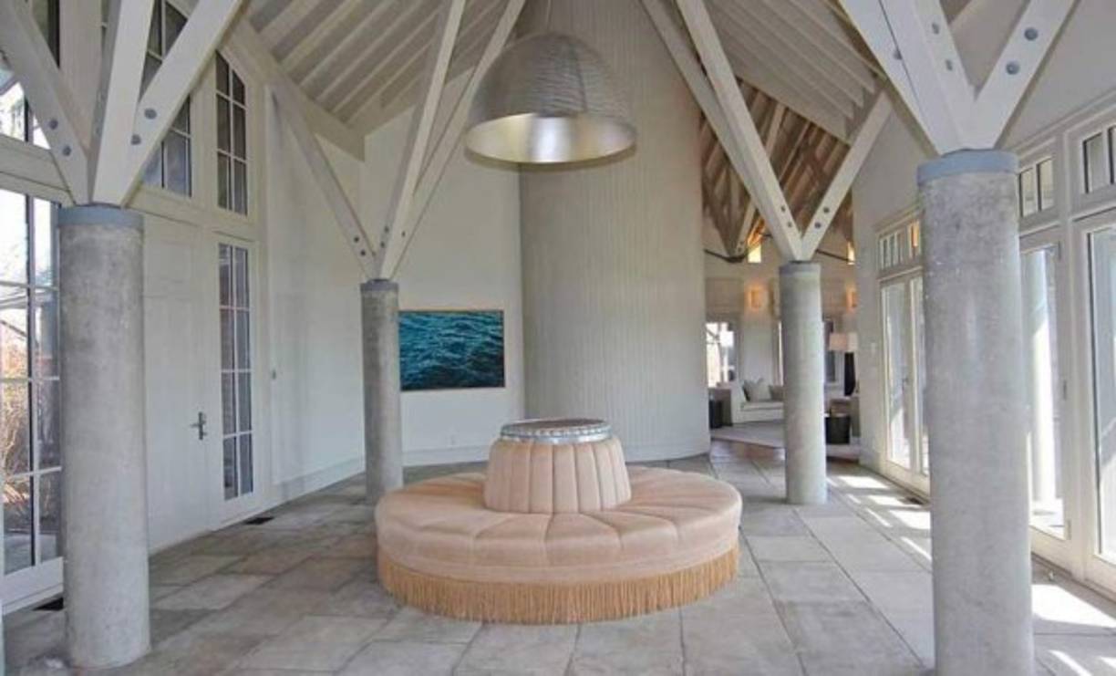 Pese a que la compra aún no se ha concretado, las imágenes de la lujosa mansión que fue construida en 2001, ya se han dado a conocer.