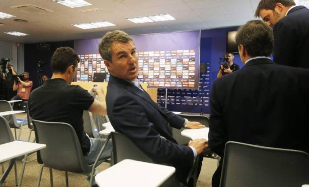 Muchos dirigentes del Barcelona también estuvieron en la despedida de Iniesta.