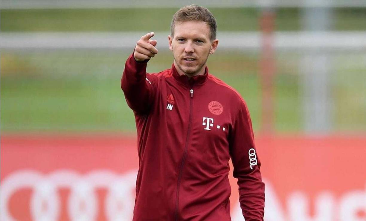 “Para mí siempre es importante poder mirarme en el espejo por la noche, tratar bien a mis jugadores y a mis compañeros entrenadores. Espero que esta persona no pueda mirarse en el espejo porque no es justo”, continuó Nagelsmann sobre el ‘soplón‘. Una acusación pública que, una vez más, no sentó bien a la plana mayor del Bayern.